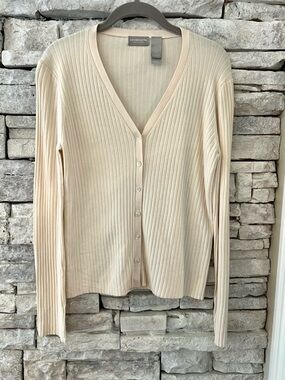 Liz Claiborne Cream Ribbed V-Neck Button Cardigan 90’s Mom Sweater Size Medium